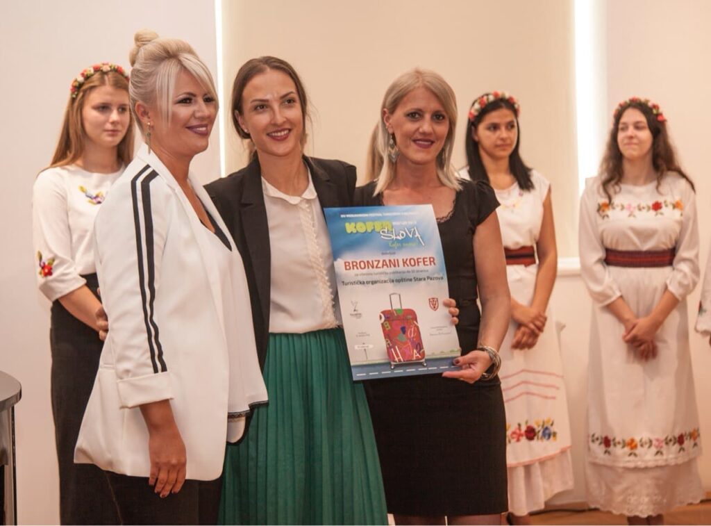 Turistička organizacija opštine Stara Pazova osvojila bronzani kofer na festivalu „Kofer slova“ u Kruševcu