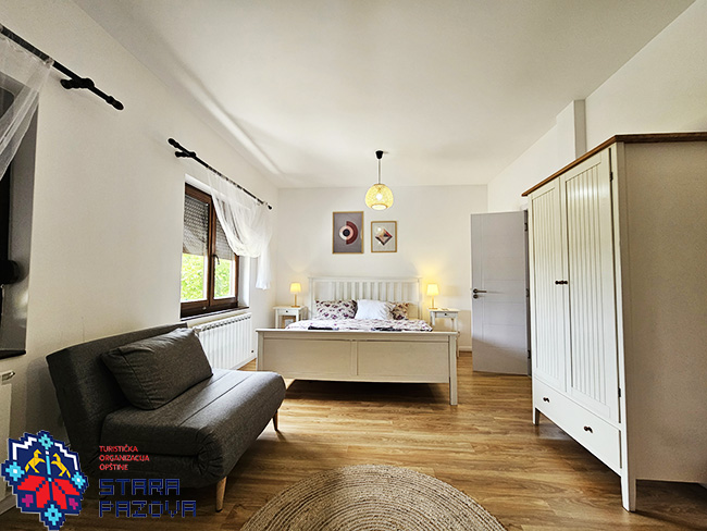 Hostelche Private Rooms*** – Novi Banovci